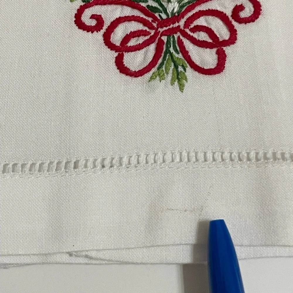 Holiday Greenery Embroidered White Cotton Guest Hand Towel